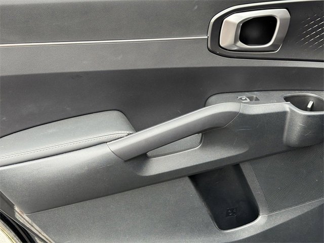 Used 2025 Kia Sorento S w/ Panoramic Sunroof Package image 20