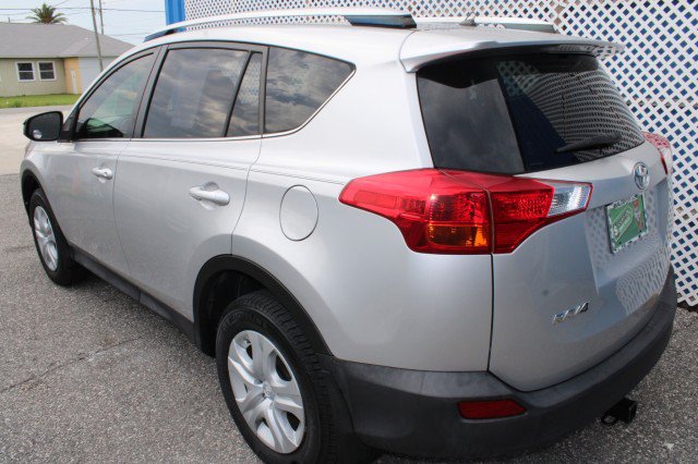 Used 2015 Toyota RAV4 LE FWD image 11