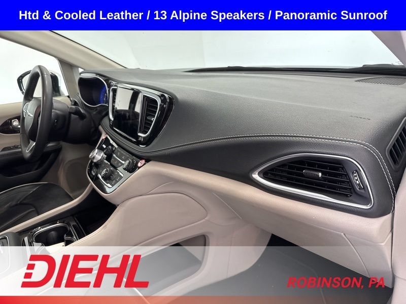 Used 2023 Chrysler Pacifica Limited FWD image 19