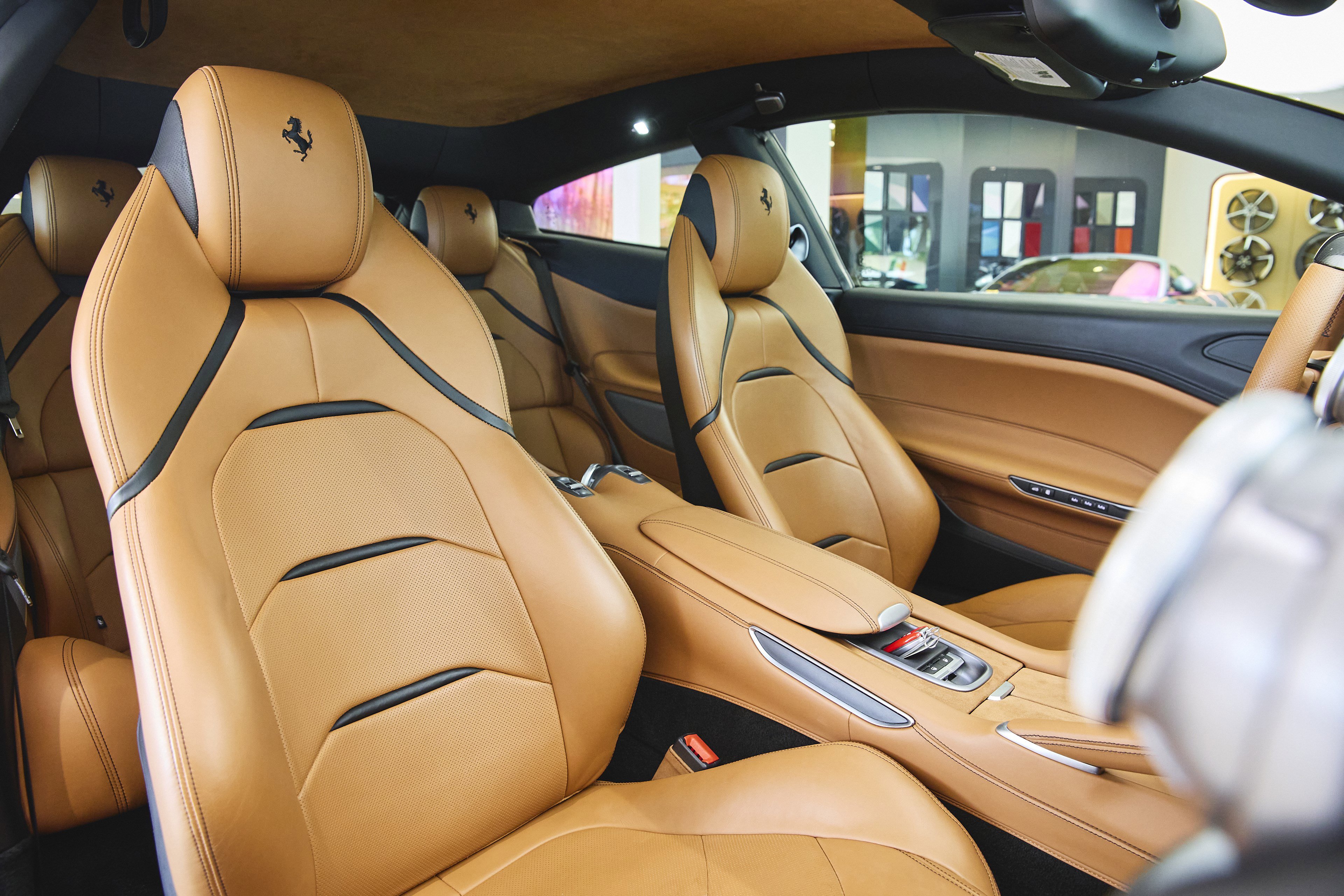 Used 2018 Ferrari GTC4Lusso image 38