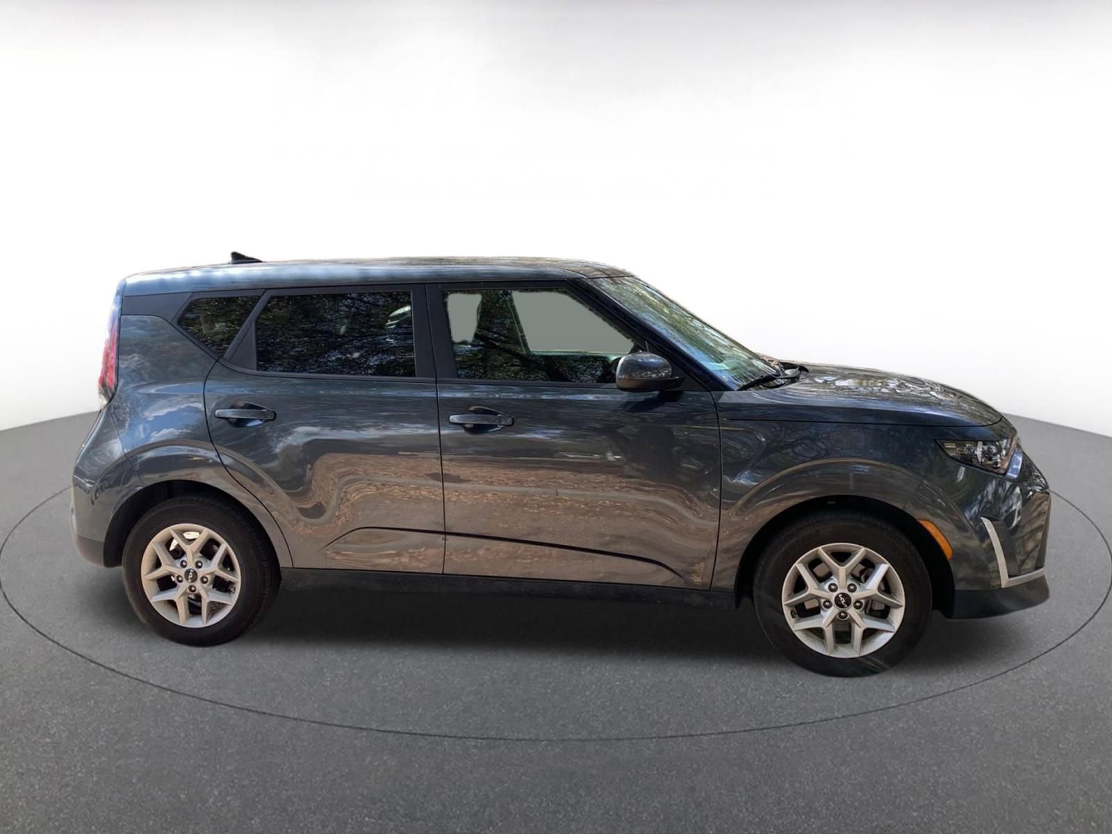 Used 2025 Kia Soul LX w/ LX Technology Package image 8