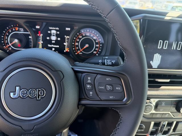 New 2026 Jeep Gladiator Sport AWD/4WD image 18