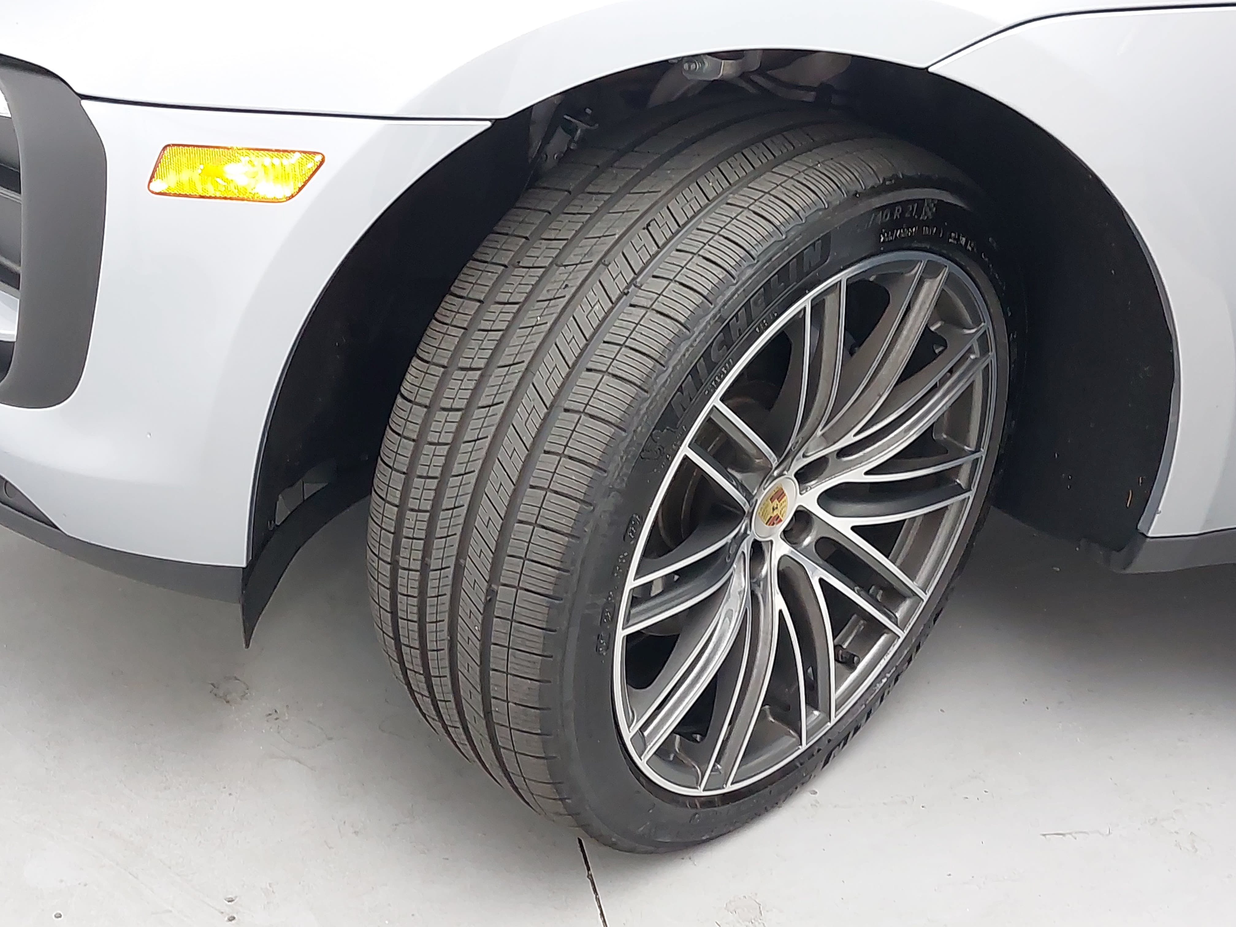 Certified 2026 Porsche Macan AWD/4WD image 35