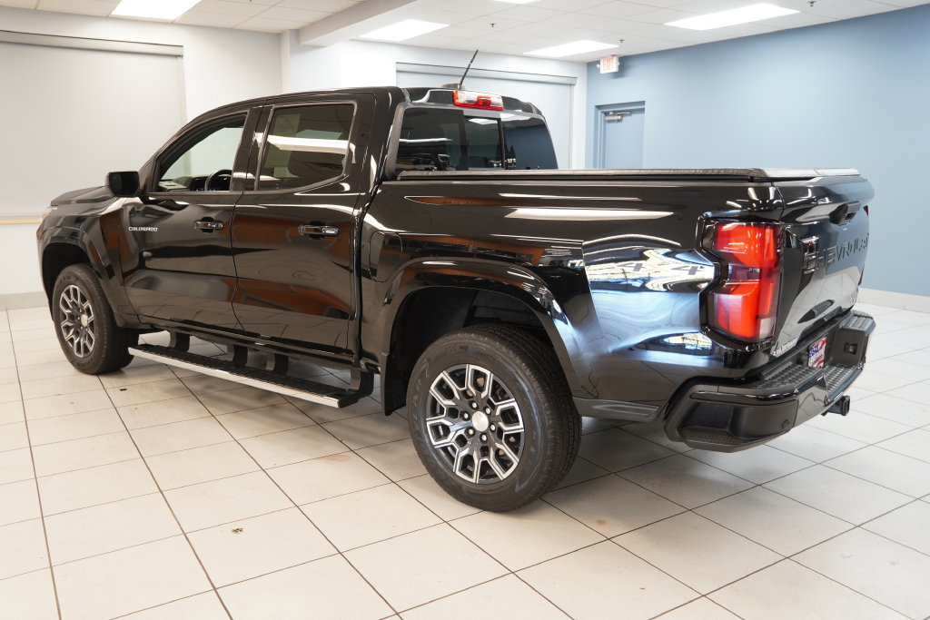 Used 2023 Chevrolet Colorado LT w/ LT Convenience Package III AWD/4WD image 8