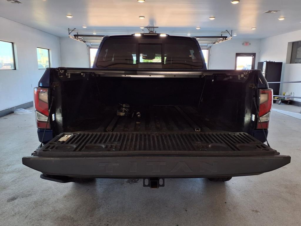 Used 2021 Nissan Titan PRO-4X w/ Pro-4x Convenience Package AWD/4WD image 18