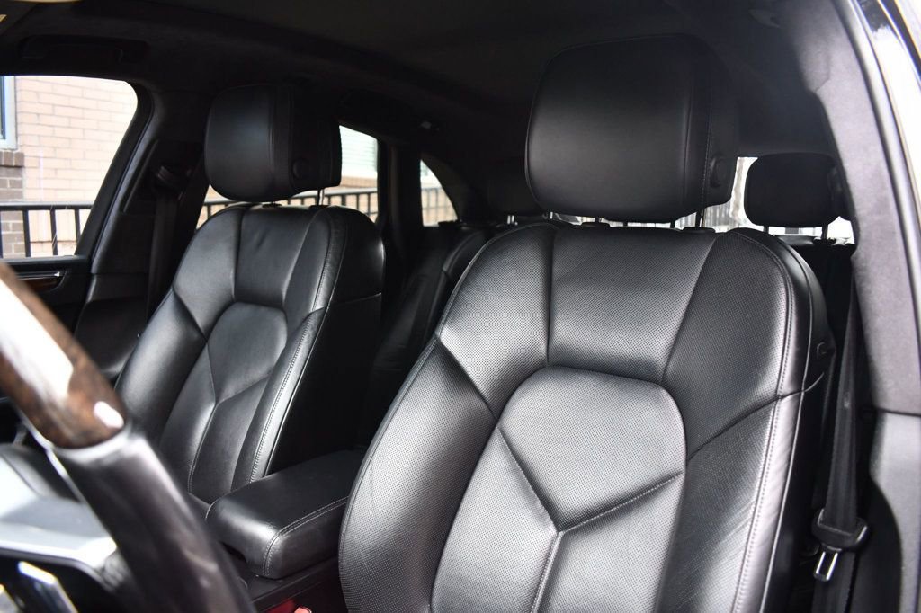 Used 2015 Porsche Macan Turbo image 18