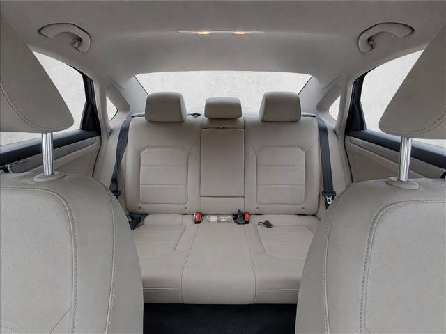 Used 2020 Volkswagen Passat 2.0T SE FWD image 26