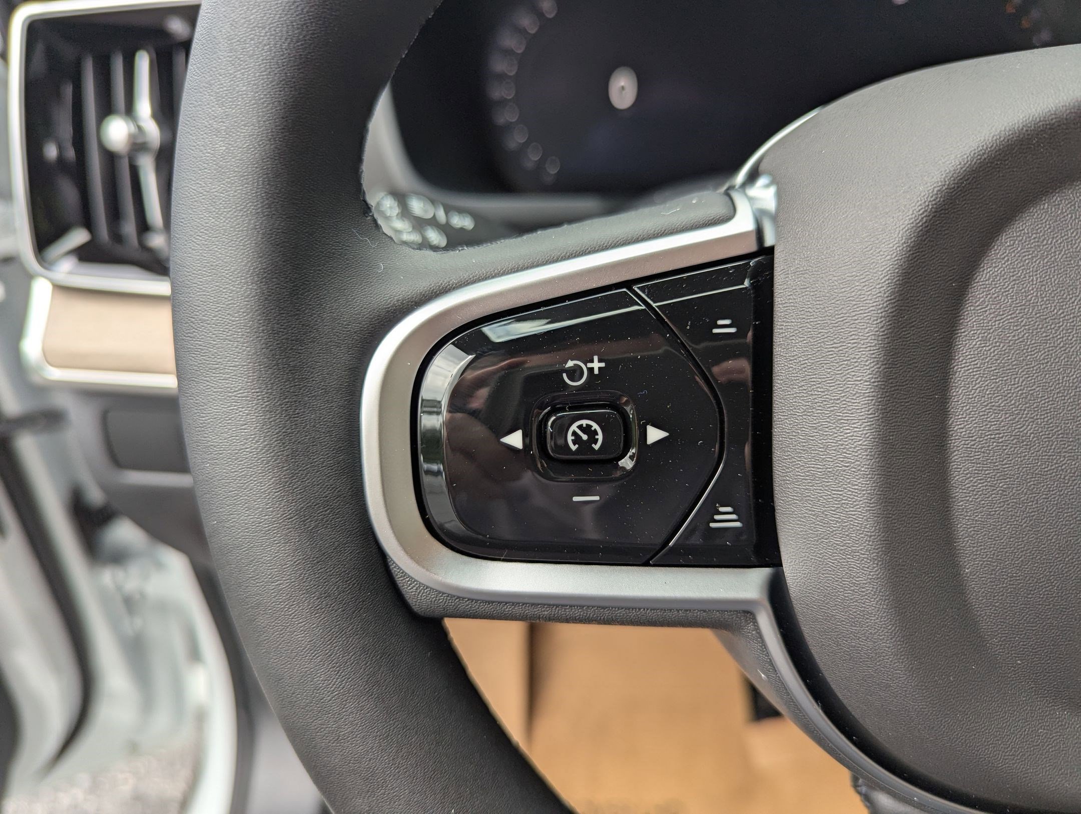 New 2026 Volvo XC90 B6 Plus image 11