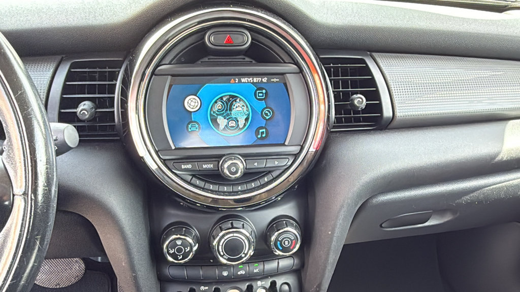 Used 2019 MINI Cooper 2-Door Hardtop w/ Signature Upholstery Package FWD image 29