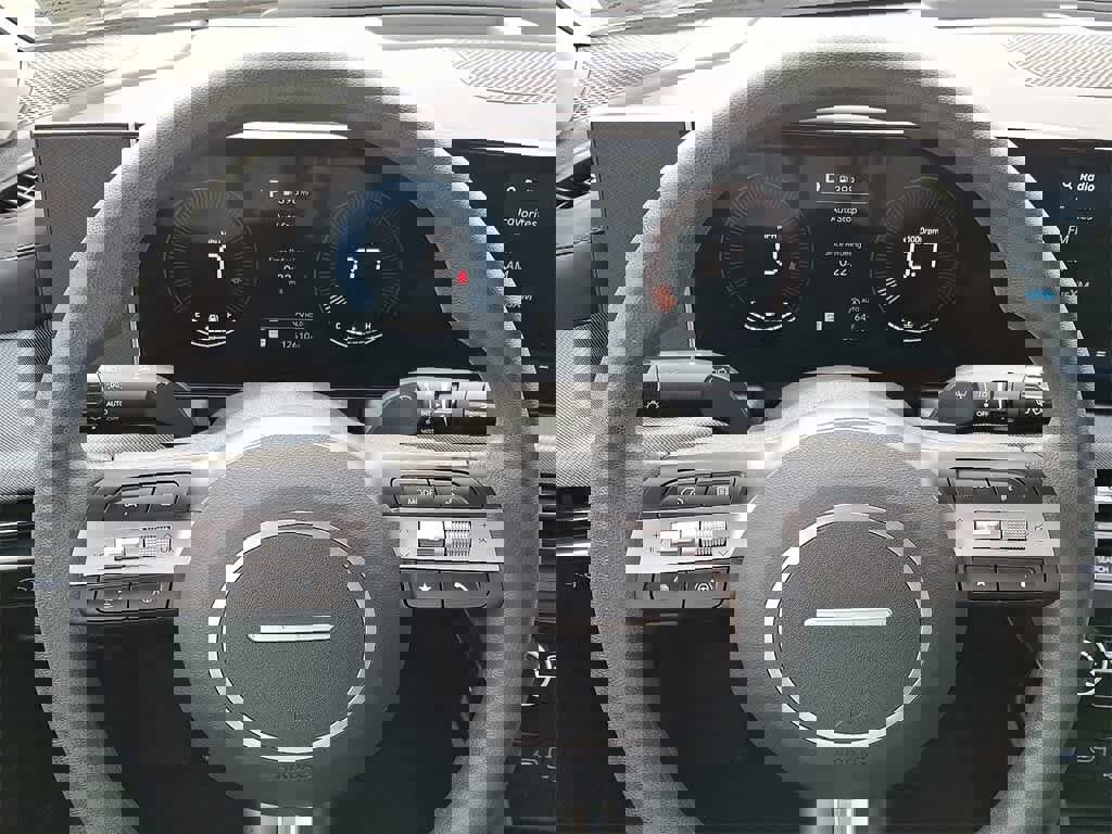 Certified 2025 Hyundai Sonata SE image 14