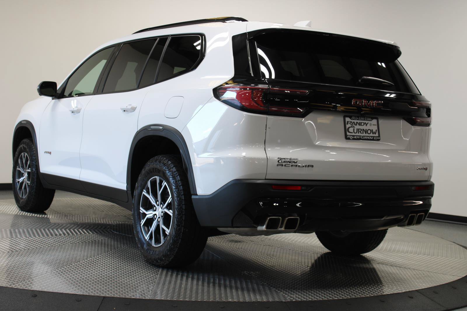 Used 2026 GMC Acadia AT4 w/ Luxury Package AWD/4WD image 9
