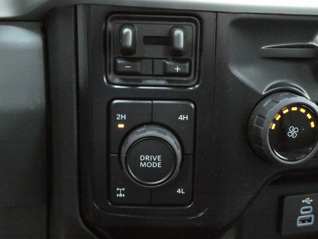 New 2025 Ford F350 XLT image 13