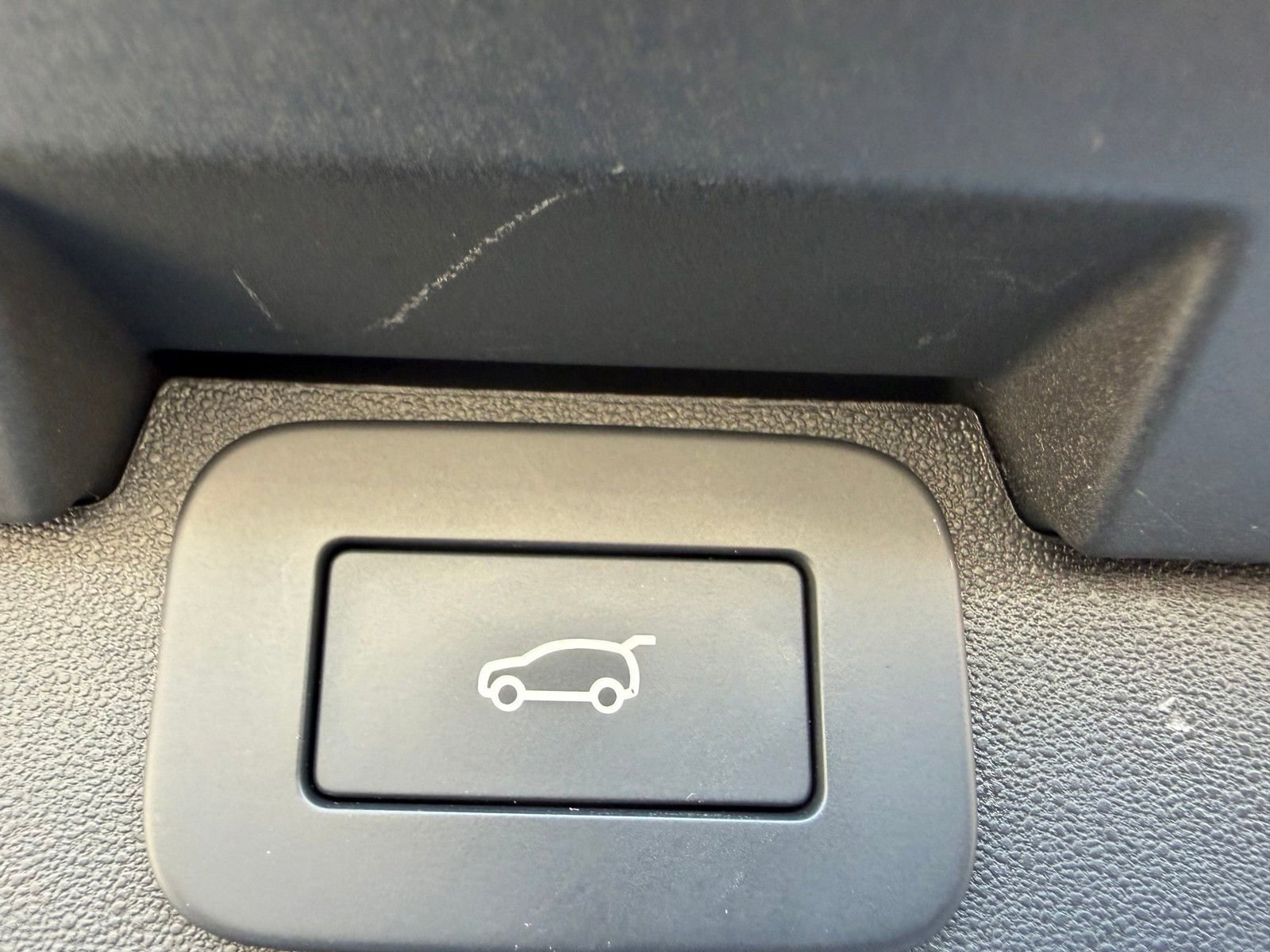 Used 2025 Land Rover Discovery Dynamic SE image 35