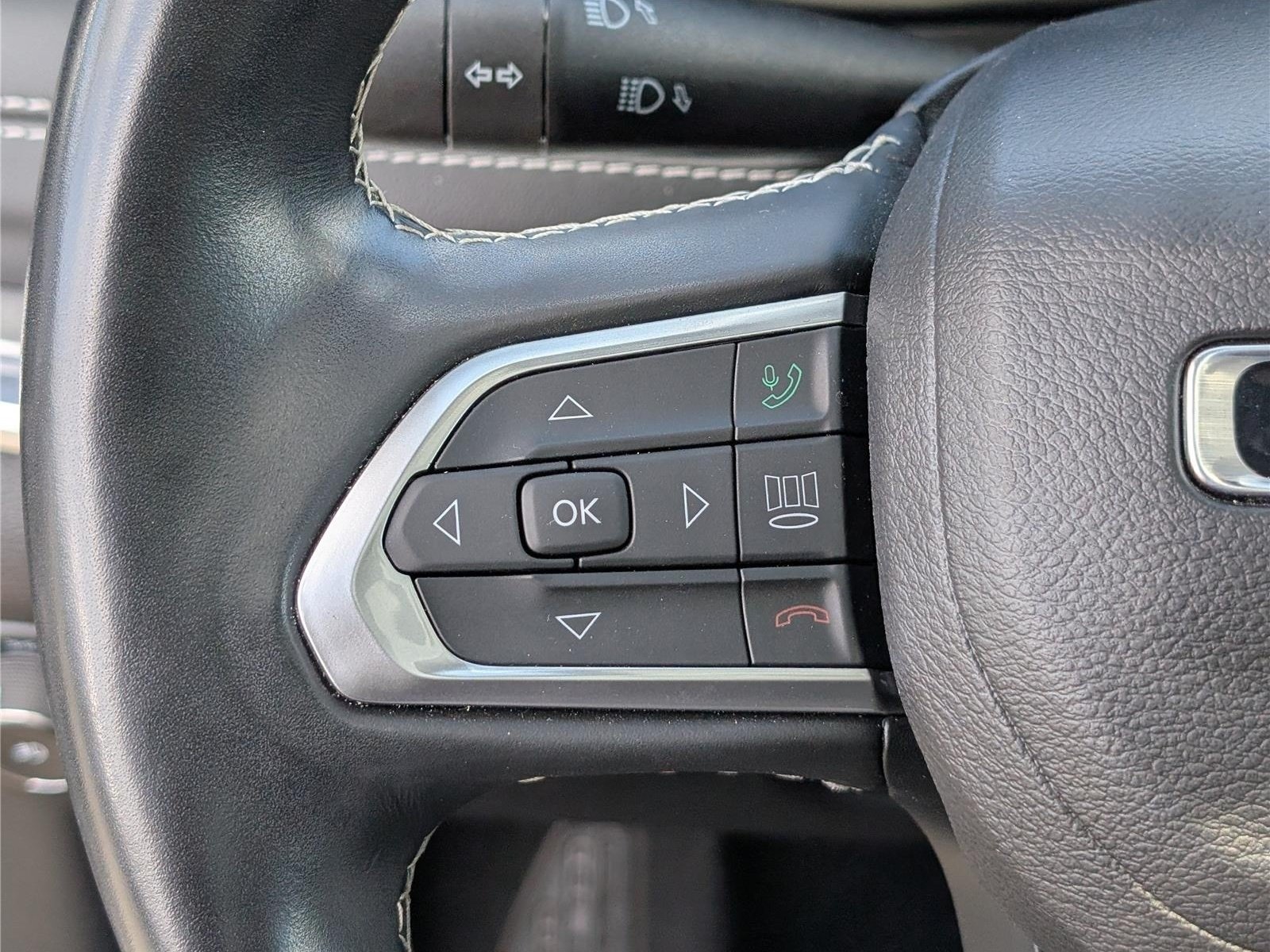 Used 2022 Jeep Compass High Altitude AWD/4WD image 23