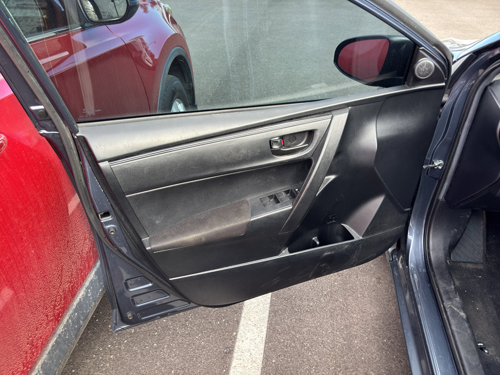 Used 2018 Toyota Corolla L FWD image 5