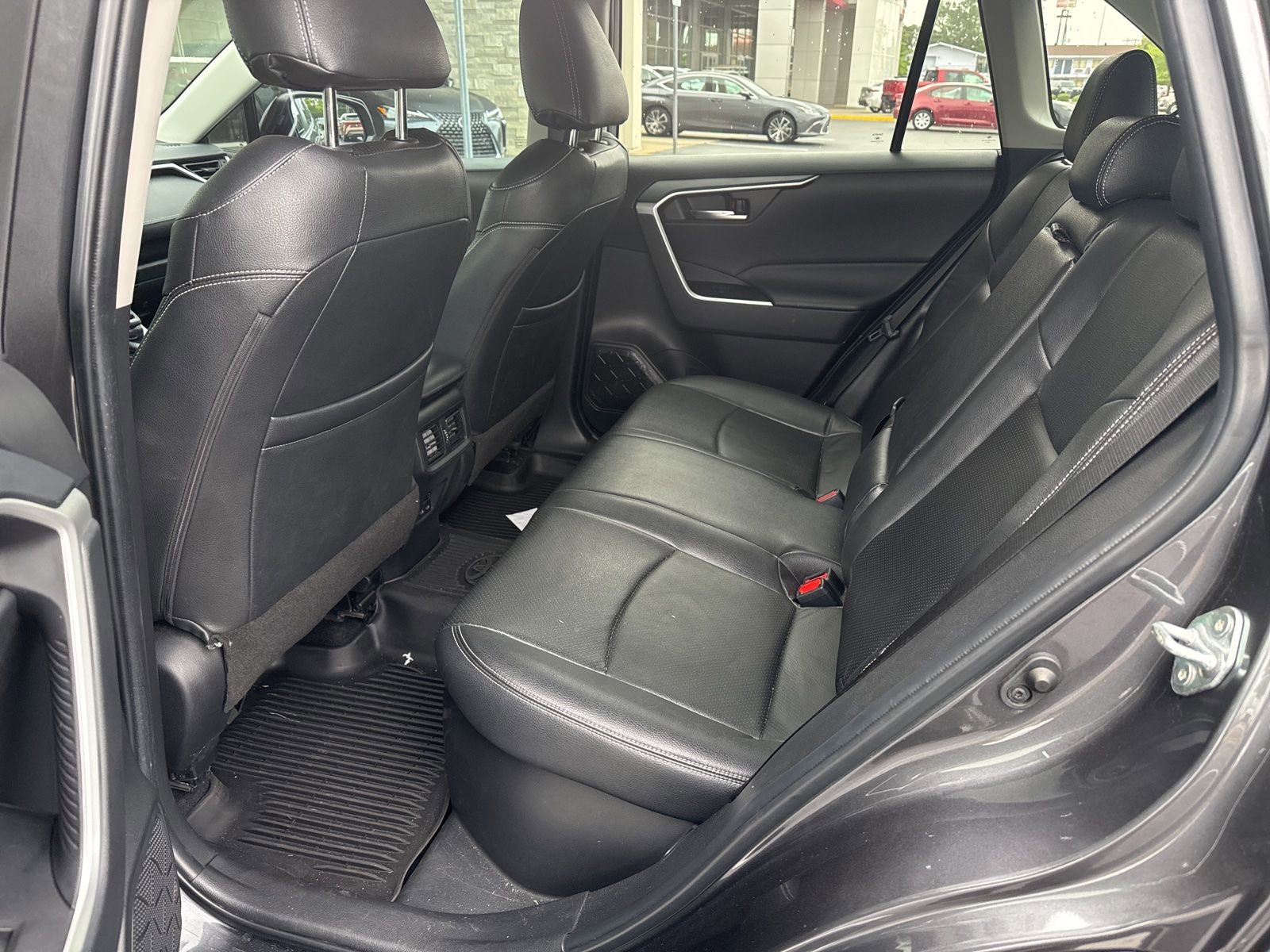 Used 2024 Toyota RAV4 XLE AWD/4WD image 4