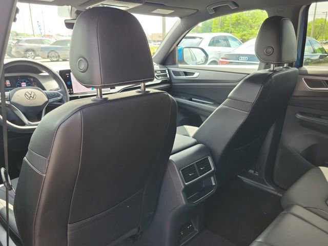 Used 2024 Volkswagen Atlas Cross Sport SE image 25