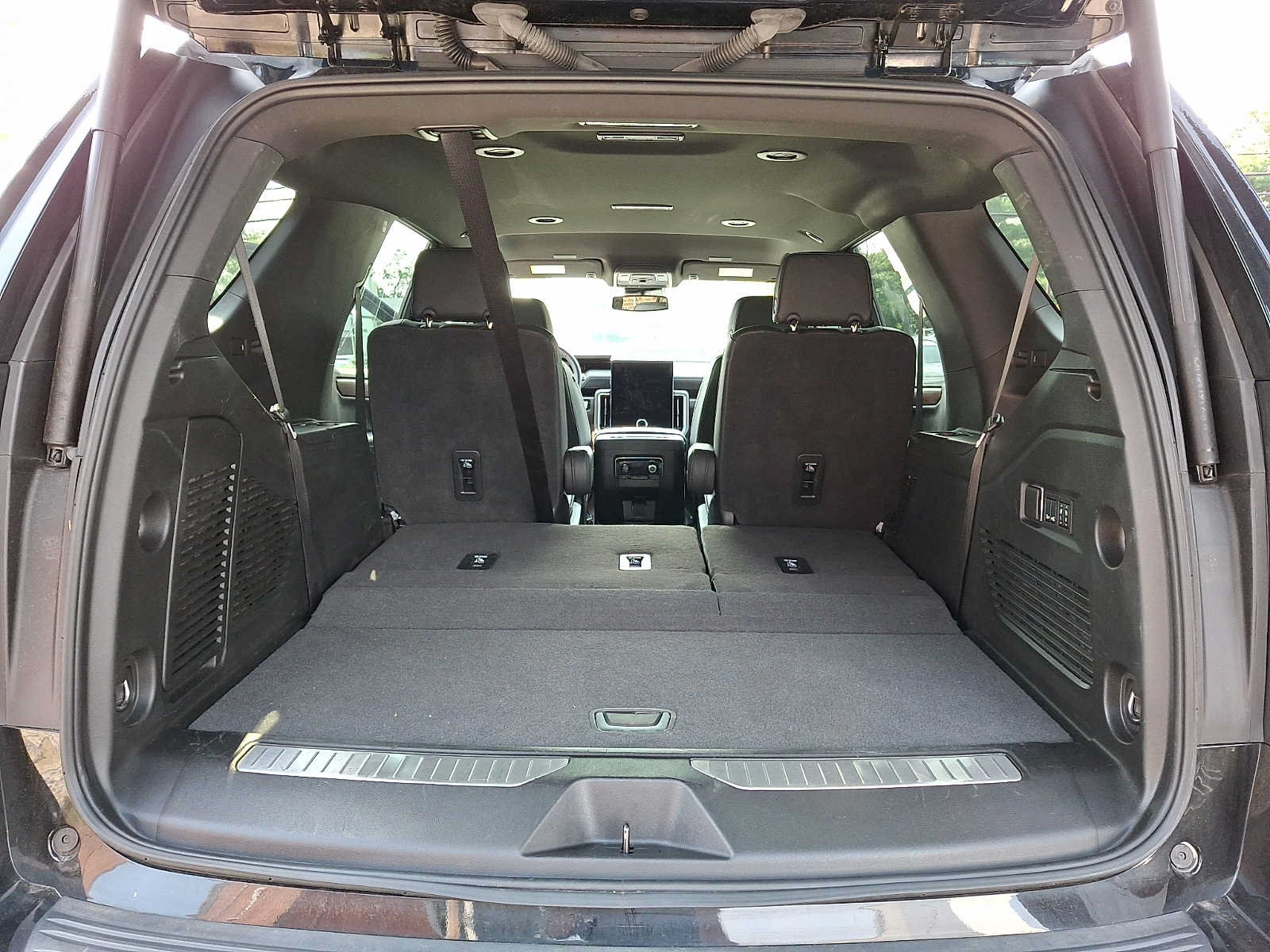 Used 2025 GMC Yukon Denali AWD/4WD image 26