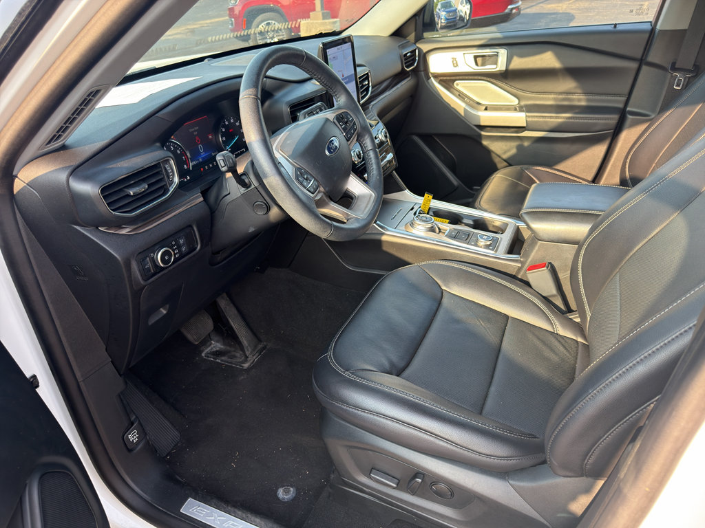 Used 2023 Ford Explorer Limited w/ Limited Technology Package AWD/4WD image 6