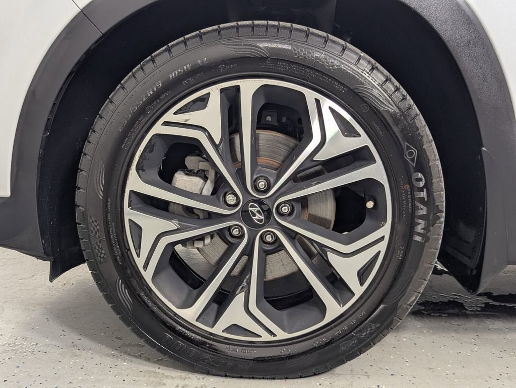 Used 2019 Hyundai Santa Fe FWD image 11
