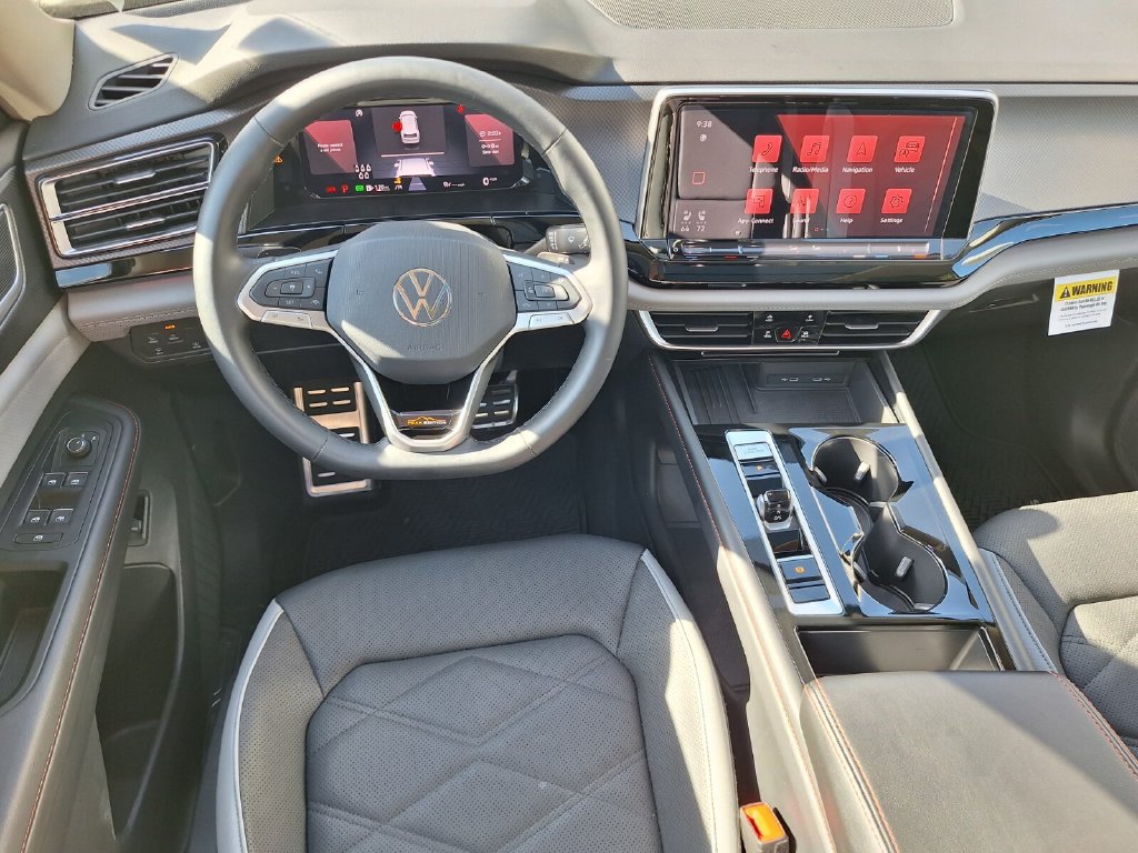 Used 2025 Volkswagen Atlas Peak Edition SE AWD/4WD image 9
