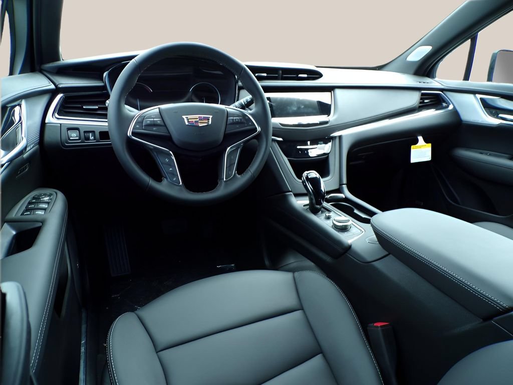 Used 2025 Cadillac XT5 Premium Luxury AWD/4WD image 8