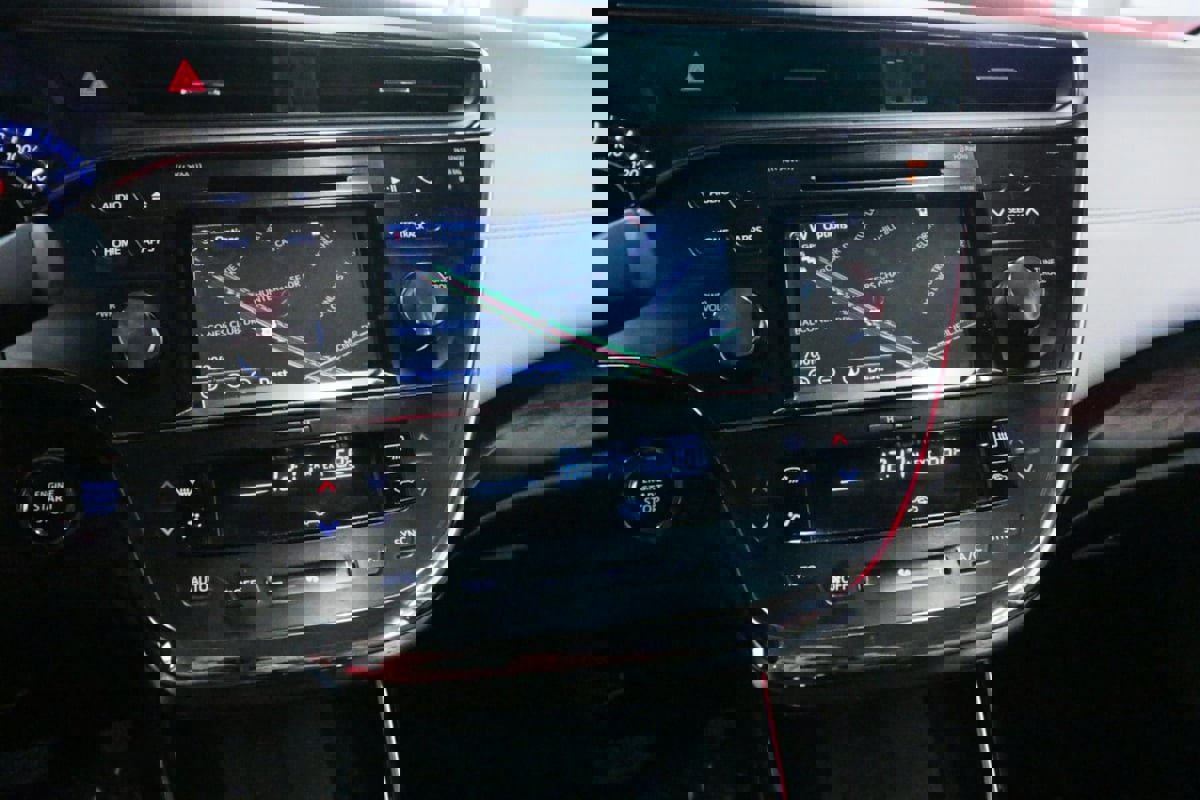 Used 2018 Toyota Avalon XLE Premium FWD image 16