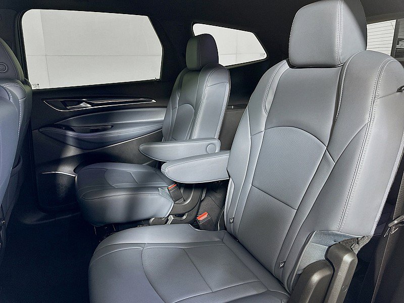 Used 2023 Buick Enclave Essence w/ Sport Touring Edition FWD image 20