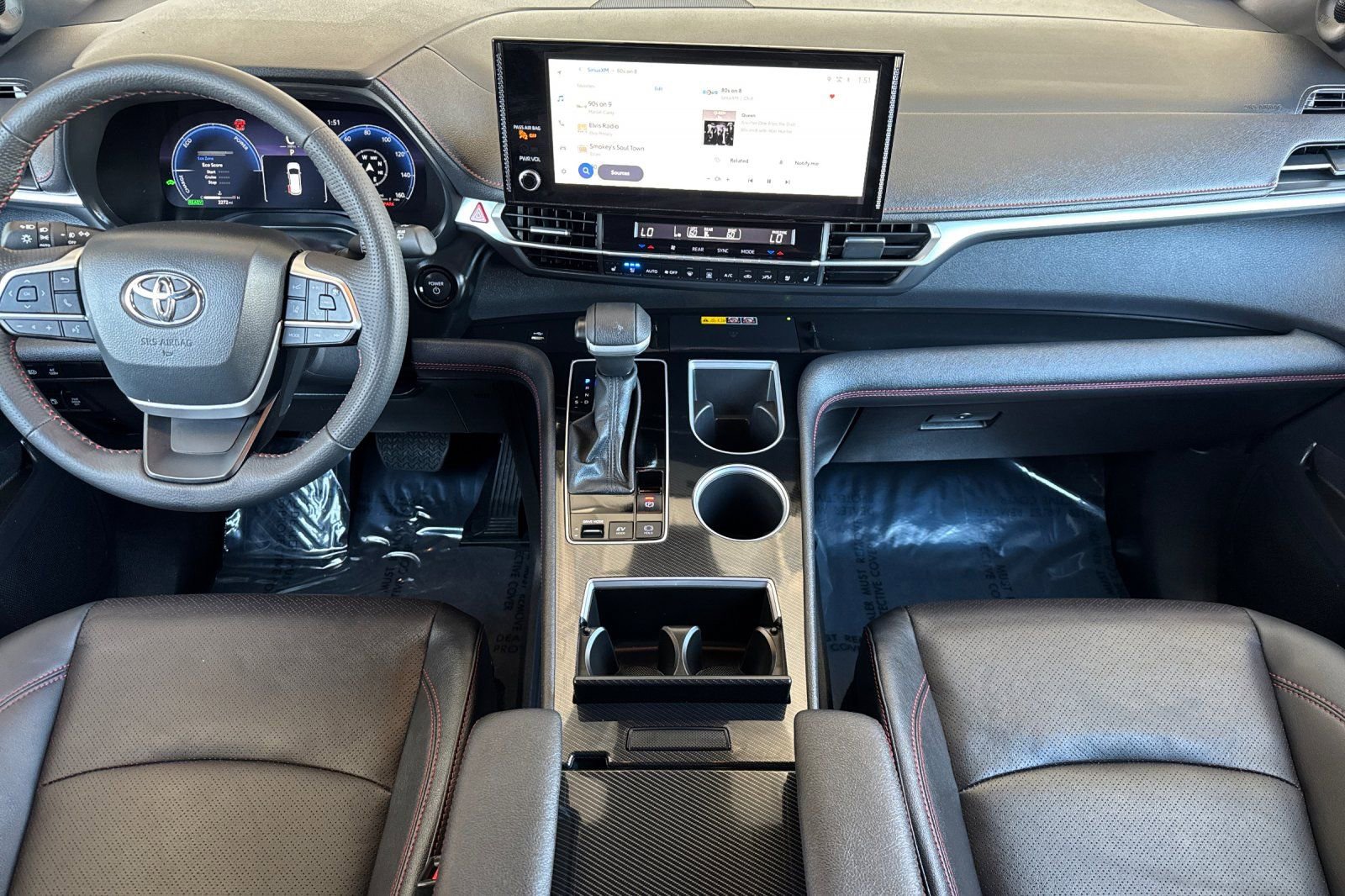 Used 2025 Toyota Sienna XSE w/ XSE Premium Package image 13