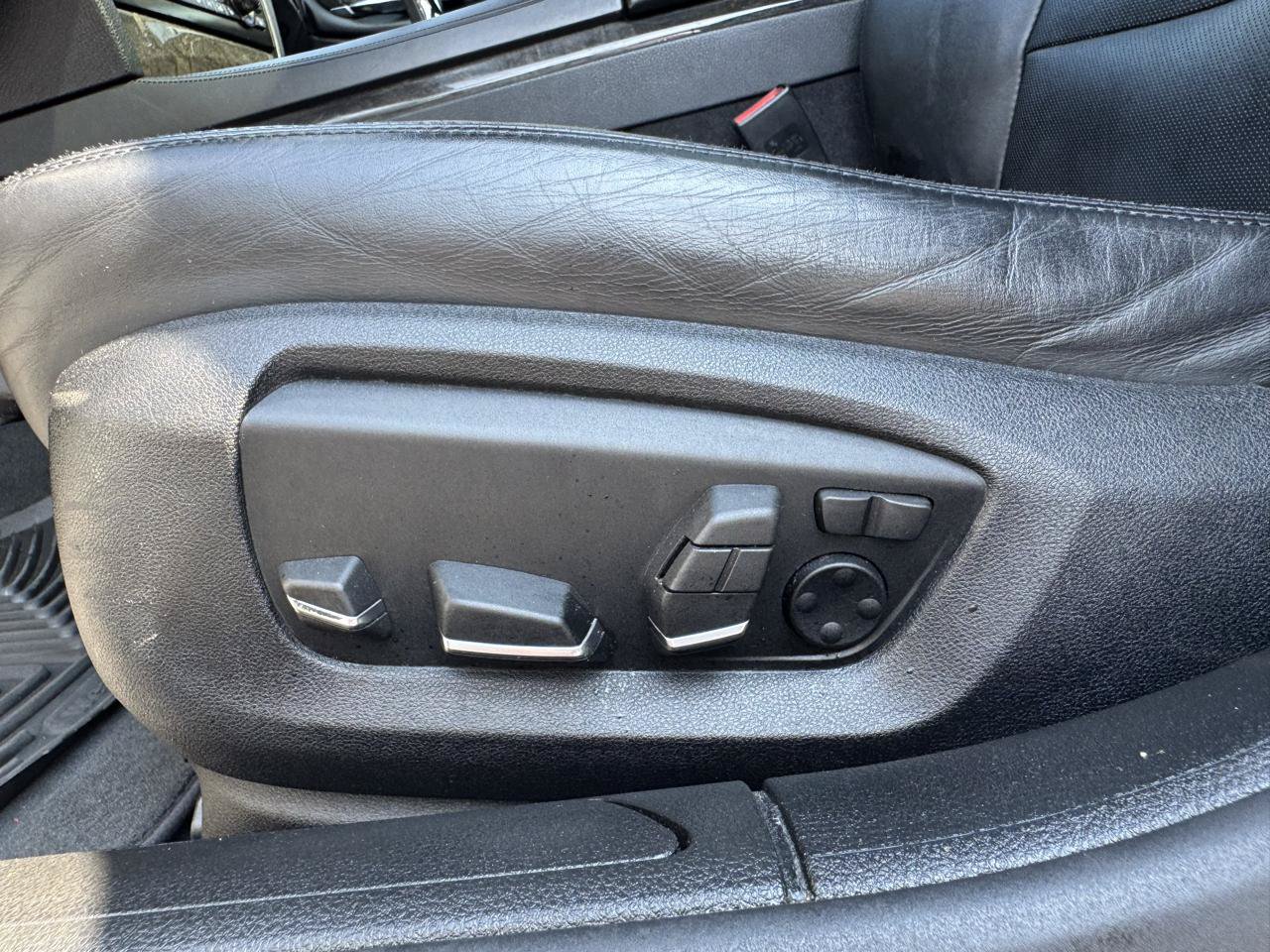 Used 2015 BMW 750Li RWD image 28