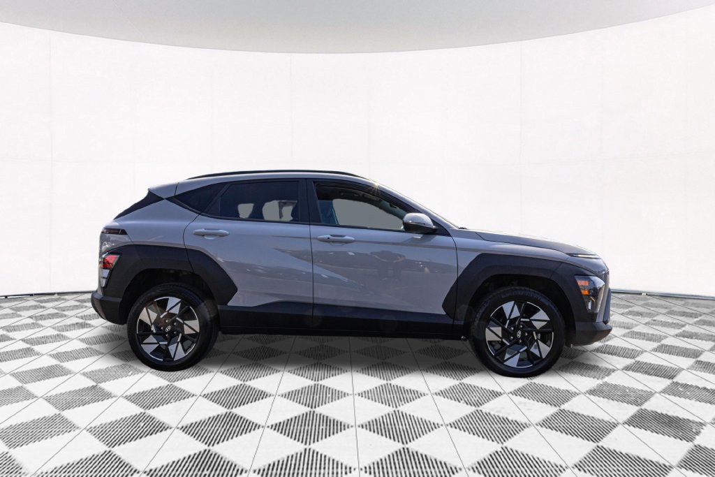 Certified 2025 Hyundai Kona SEL AWD/4WD image 11