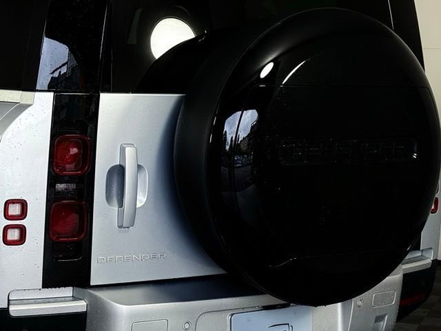 Certified 2023 Land Rover Defender 90 S image 16