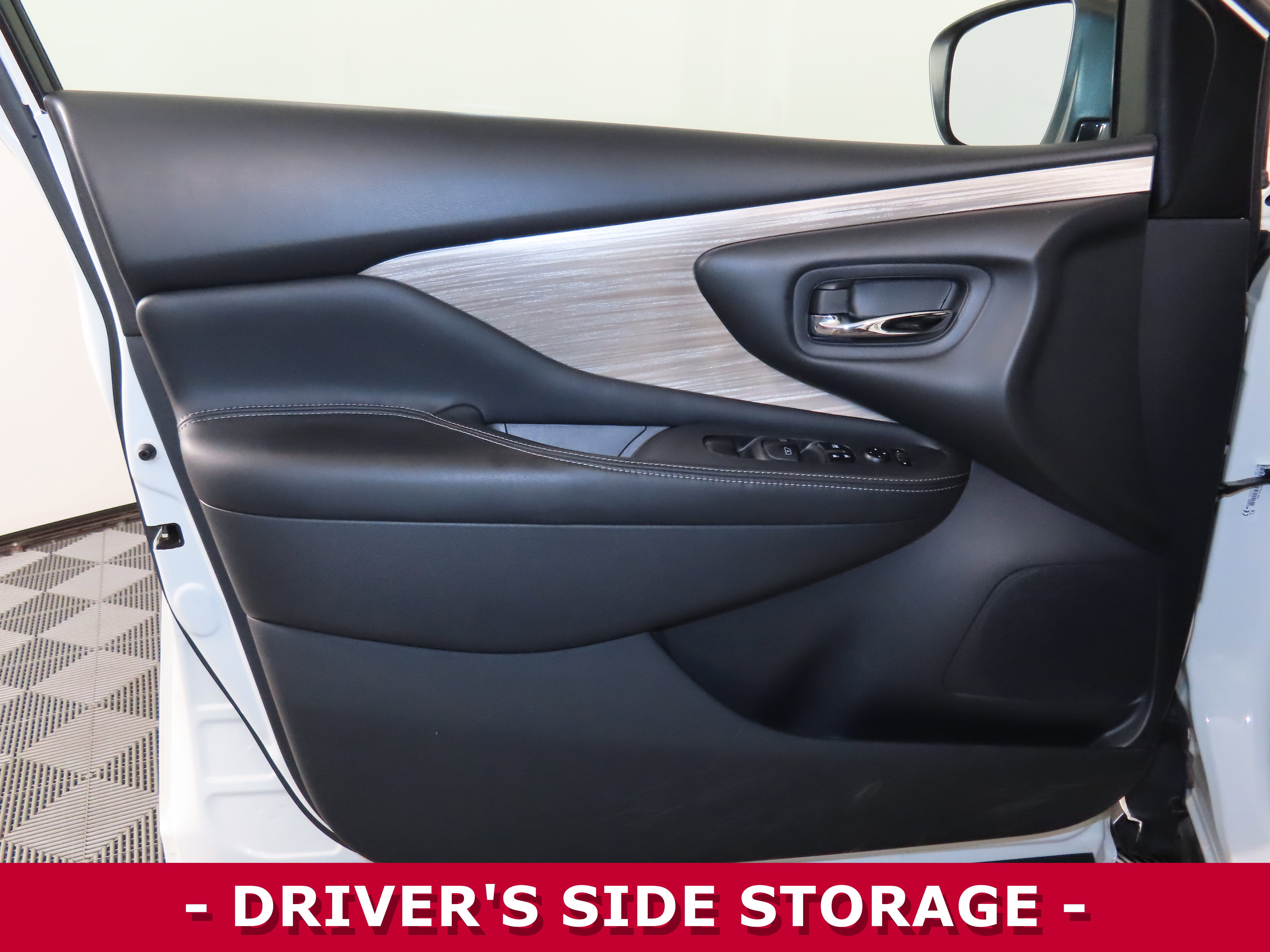 Used 2018 Nissan Murano S image 5