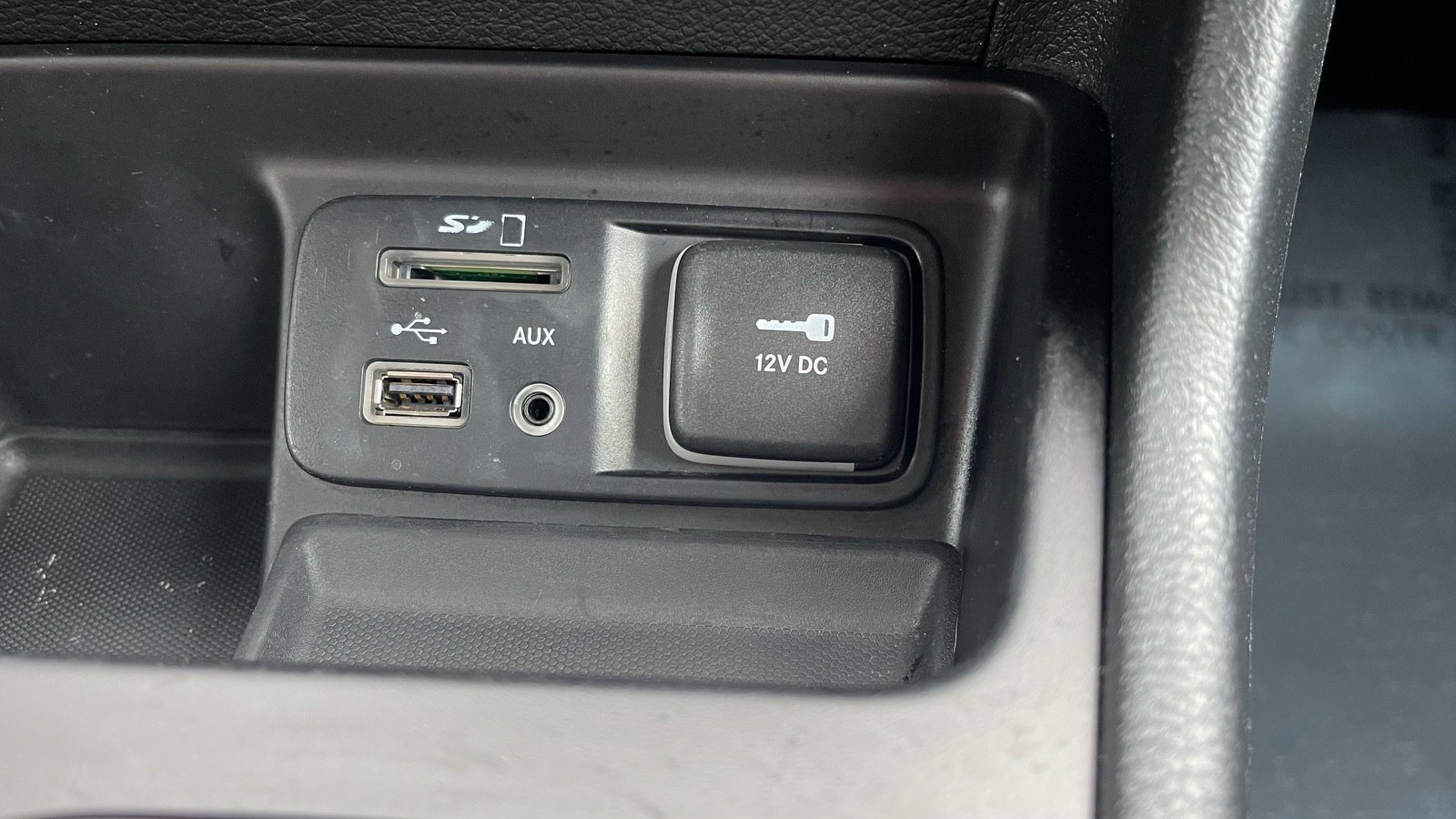 Used 2015 Jeep Cherokee Sport w/ Sport Appearance Group FWD image 47