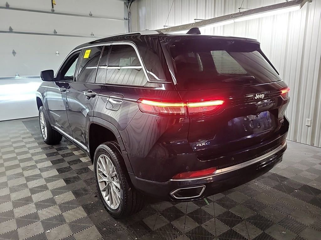 Used 2022 Jeep Grand Cherokee Summit w/ Advanced Protech Group IV image 3