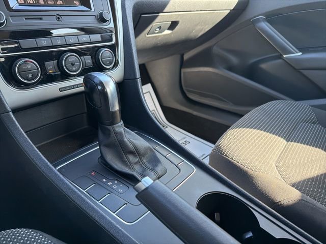 Used 2016 Volkswagen Passat 1.8T S image 25