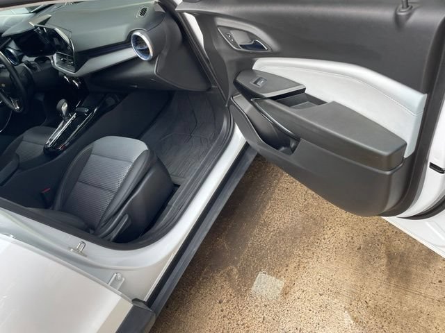 Used 2024 Chevrolet Trax LT w/ Driver Confidence Package FWD image 20