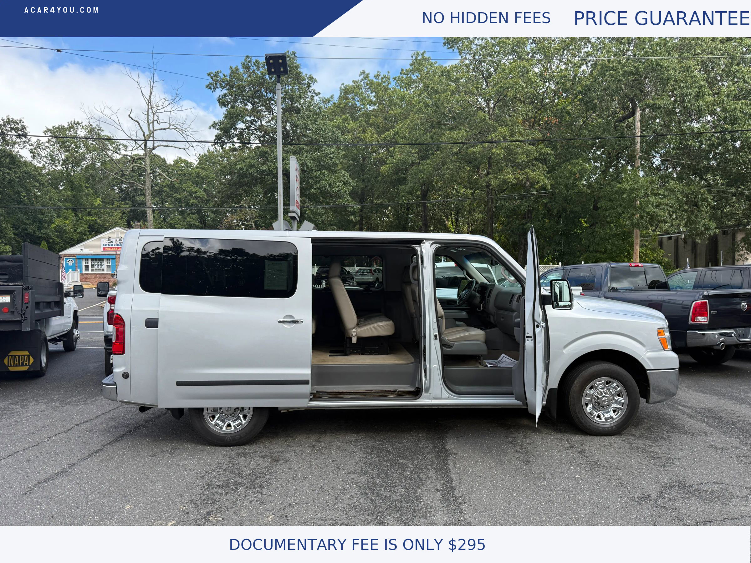 Used 2012 Nissan NV 3500 SL w/ Technology Pkg image 9