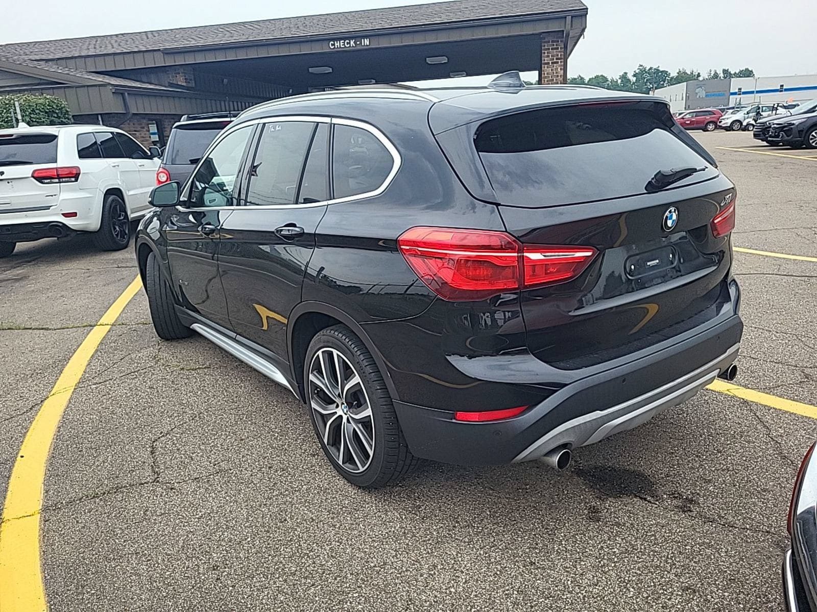 Used 2017 BMW X1 xDrive28i AWD/4WD image 4