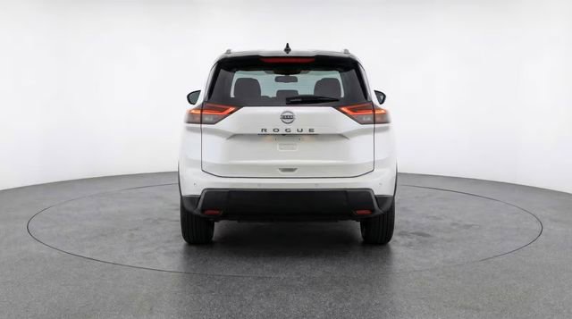 Used 2025 Nissan Rogue SV image 14