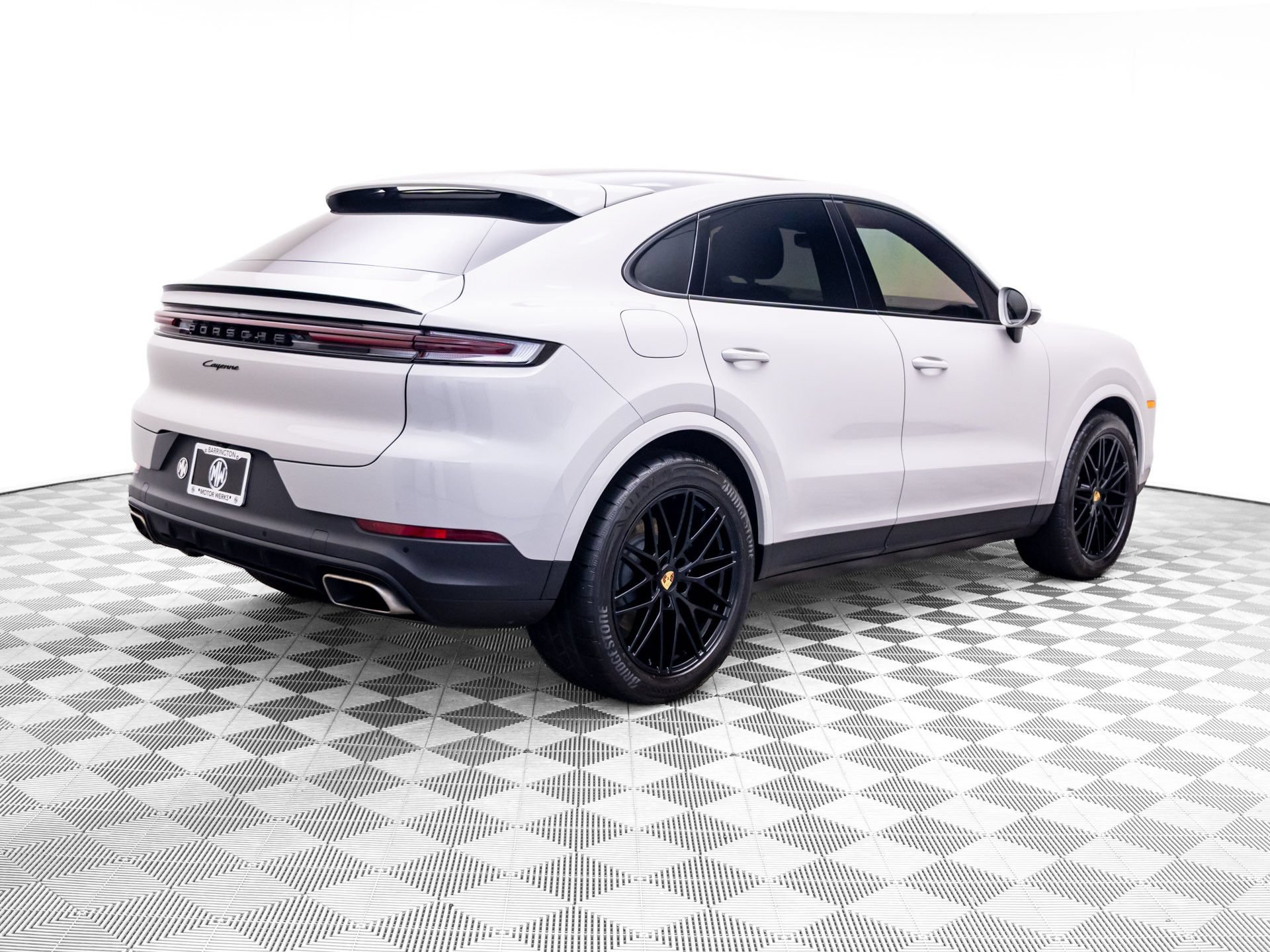 Used 2024 Porsche Cayenne Coupe AWD/4WD image 5