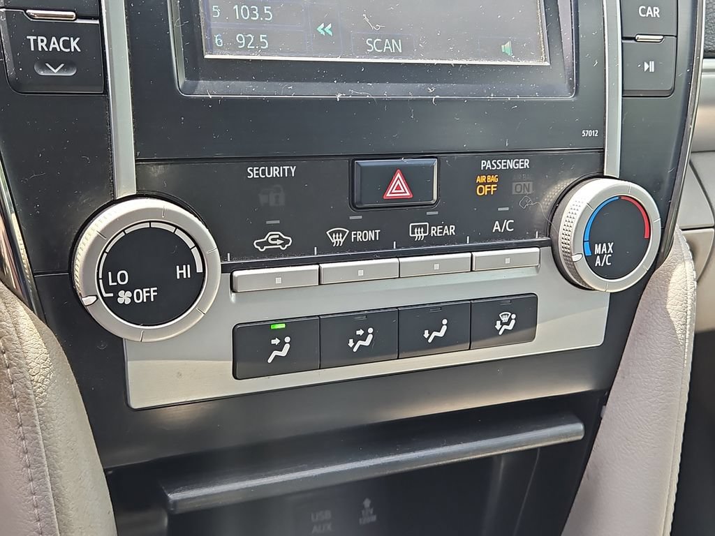 Used 2012 Toyota Camry LE FWD image 30