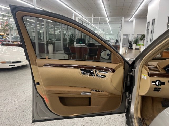 Used 2009 Mercedes-Benz S 550 4MATIC image 30