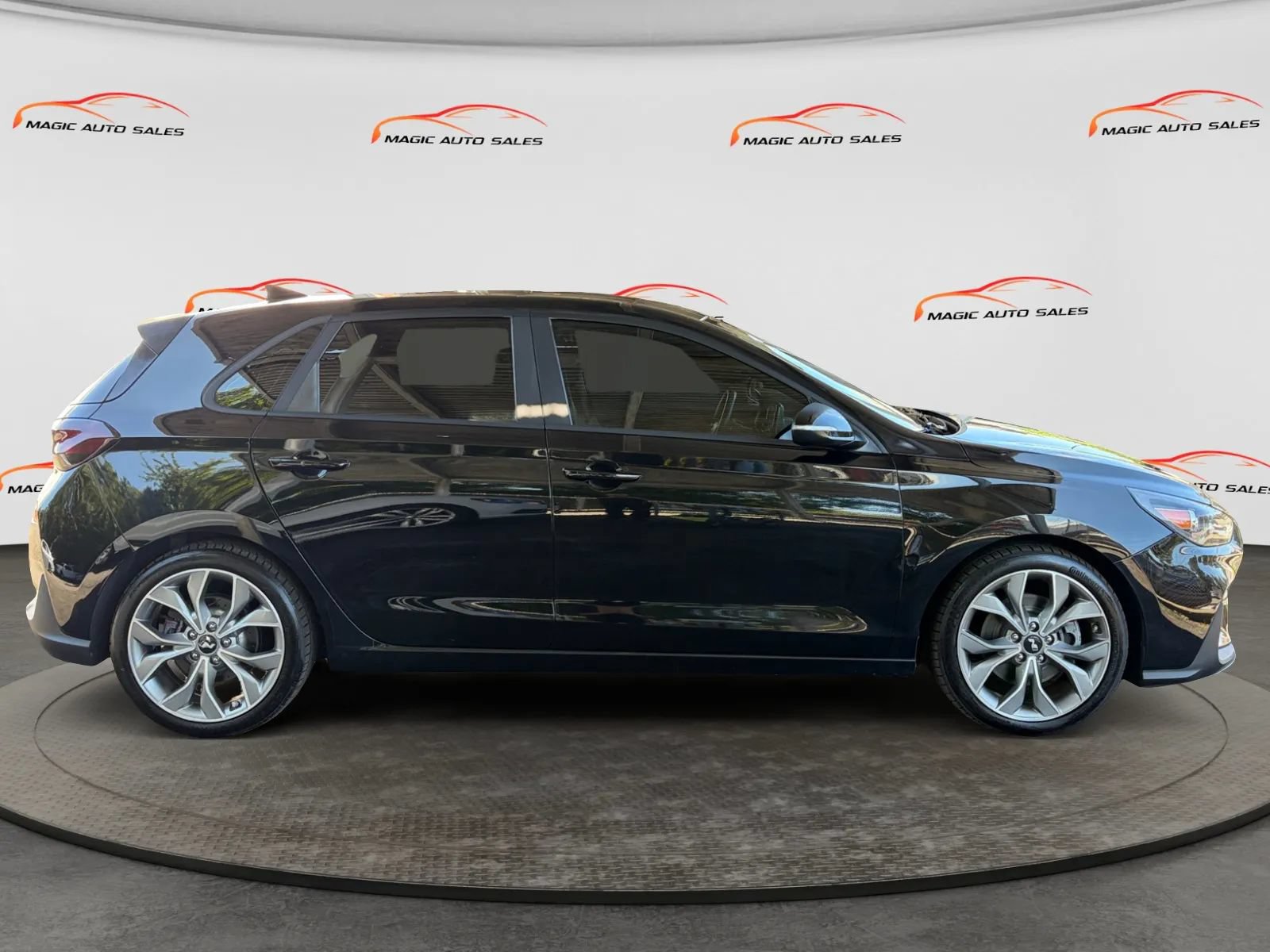 Used 2019 Hyundai Elantra GT N Line FWD image 6