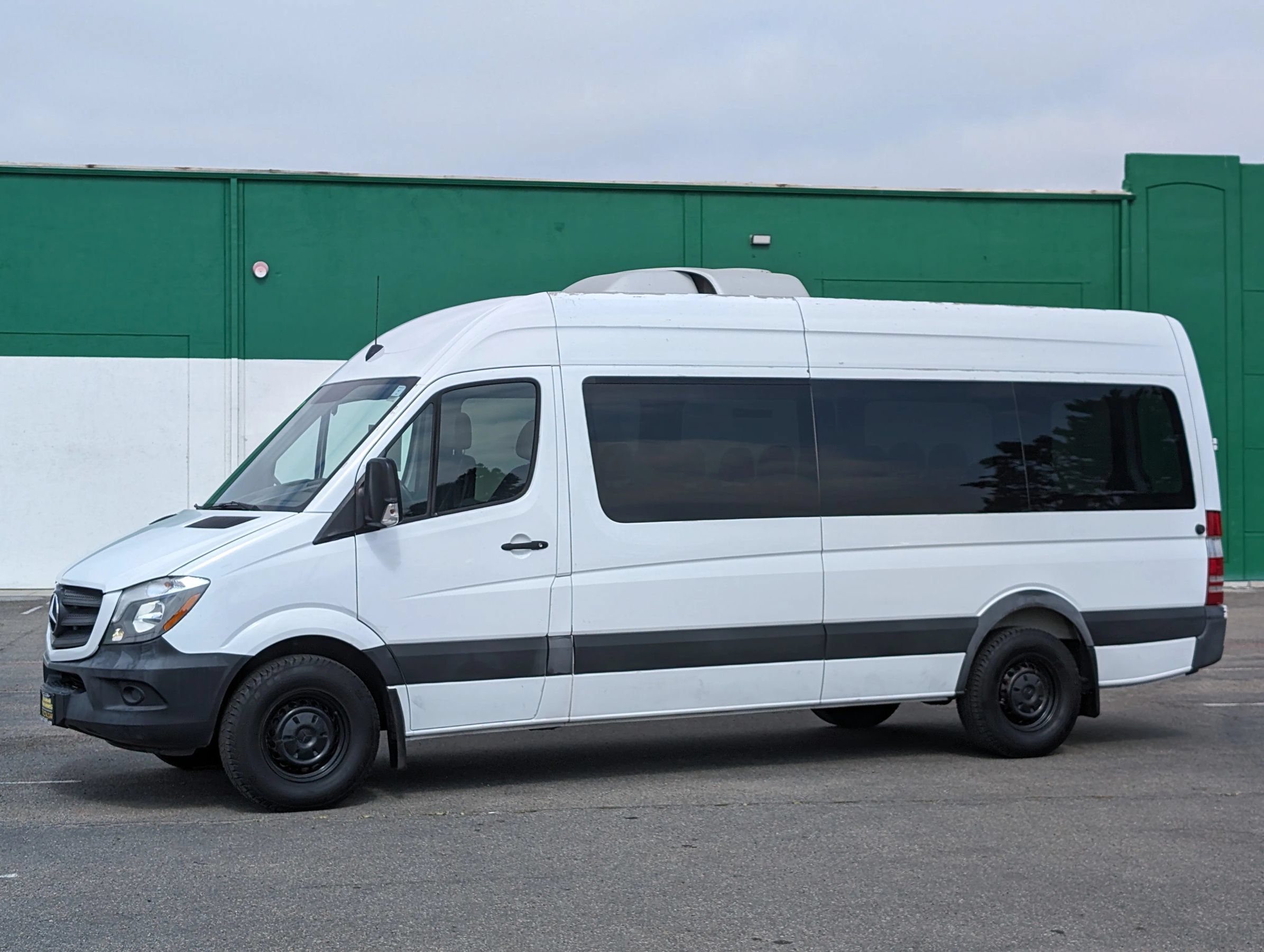 Used 2017 Mercedes-Benz Sprinter 2500 image 4