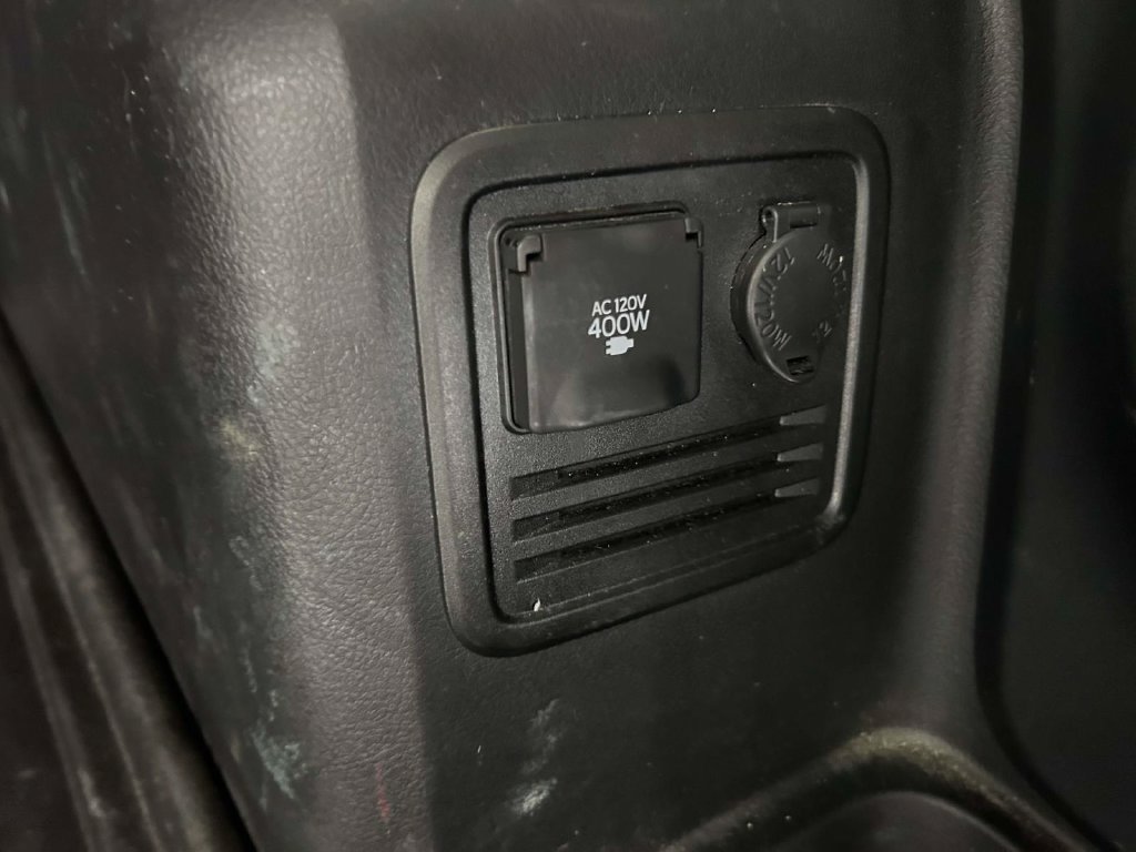Used 2024 Toyota 4Runner Limited AWD/4WD image 13