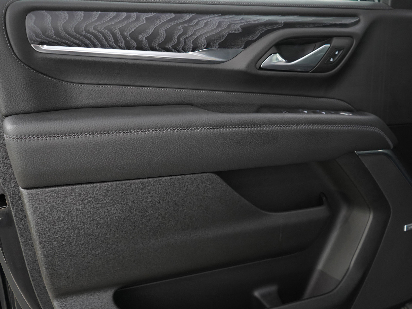 Used 2022 GMC Yukon XL Denali image 16