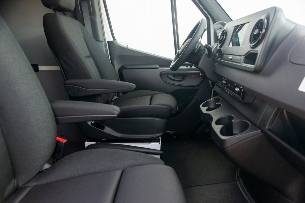 Used 2024 Mercedes-Benz Sprinter 144 Cargo image 28