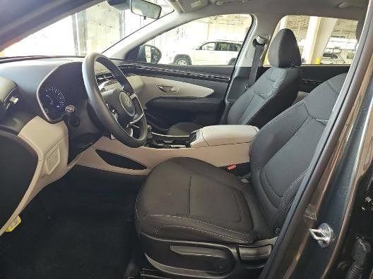 Used 2023 Hyundai Tucson SE AWD/4WD image 2