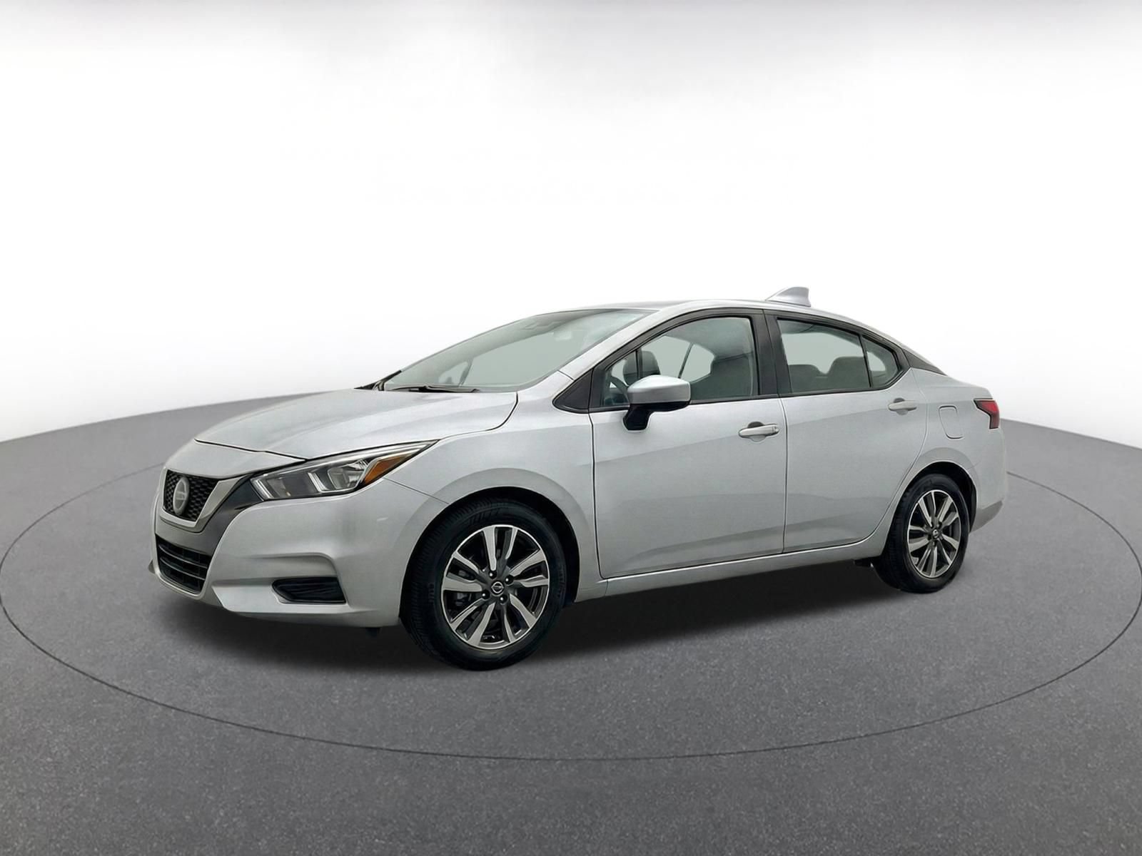 Used 2025 Nissan Versa SV FWD image 3
